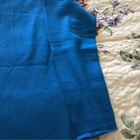 Chicos Sweater . Size 2 Color. Teal - Picture 4 of 7